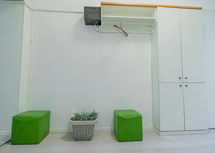 Budget & Friendly 1br & Lr Close To Belvedere Palace * Viena