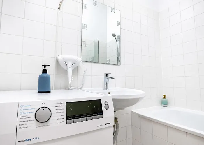 Budget & Friendly 1br & Lr Close To Belvedere Palace Apartamento *